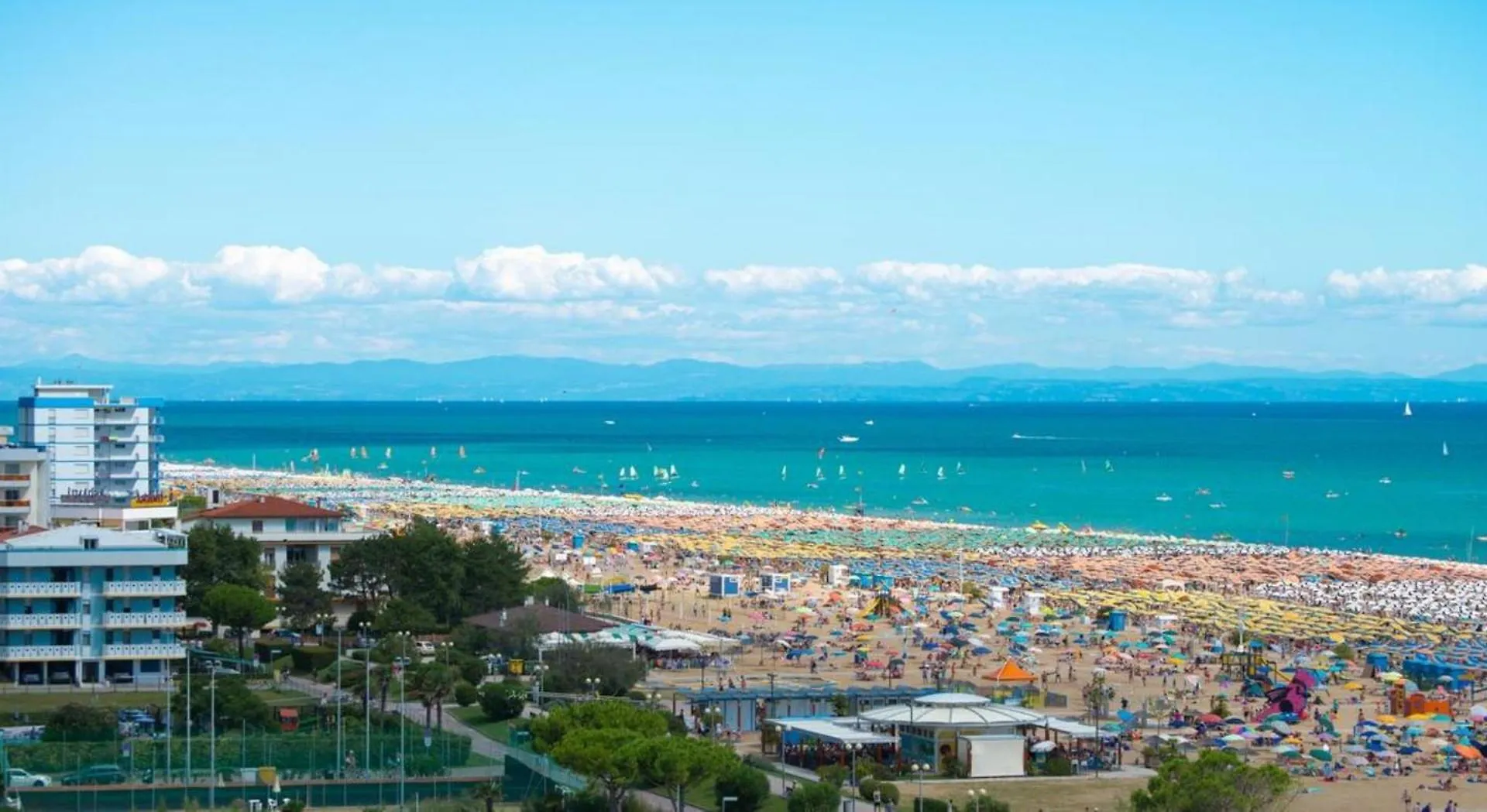 Bright Escape 250M From The Sea Daire Bibione